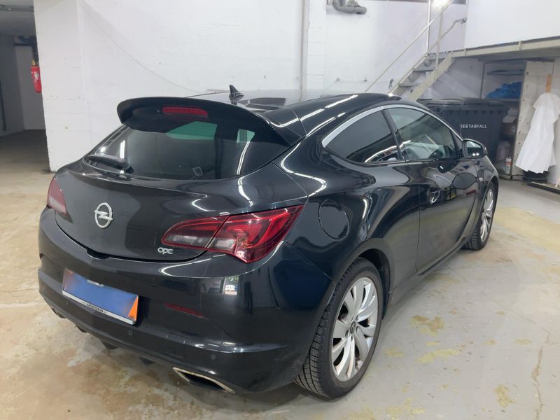 Opel Astra GTC 2.0 Turbo OPC — zdjęcie 6