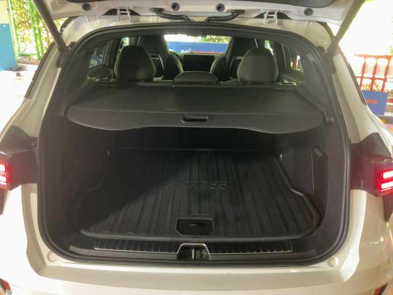 Lynk & Co 01 1.5 TD Plug-in Hybrid More — zdjęcie 10
