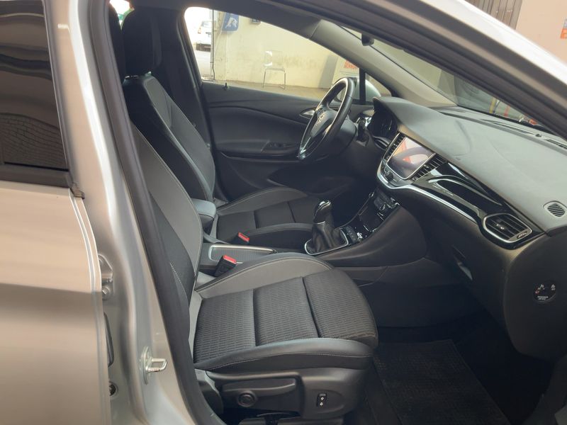 Opel Astra 1.2 Turbo Business Elegance Start/Stop — zdjęcie 11