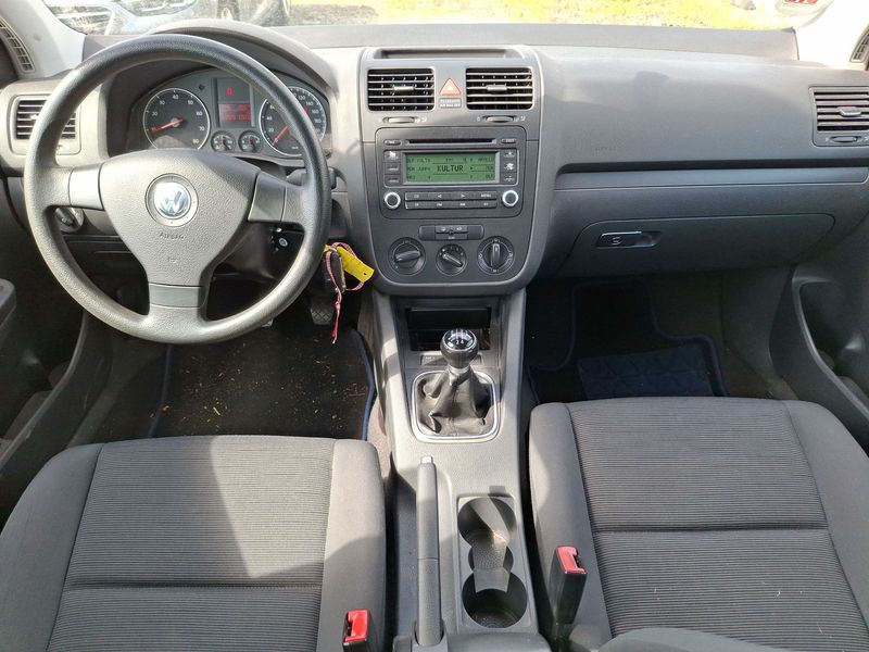 Volkswagen Golf V 1.4 Trendline — zdjęcie 11