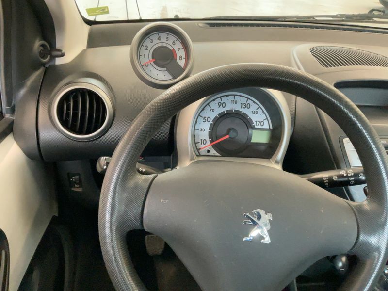 Peugeot 107 1.0 Active — zdjęcie 13