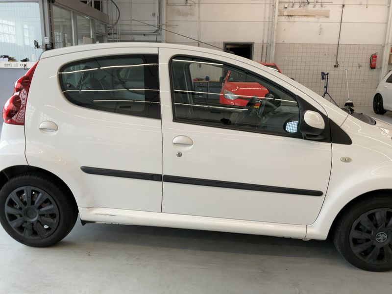 Peugeot 107 1.0 Active — zdjęcie 7