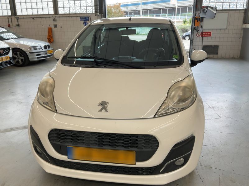 Peugeot 107 1.0 Active — zdjęcie 9