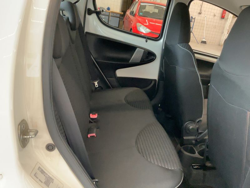 Peugeot 107 1.0 Active — zdjęcie 14