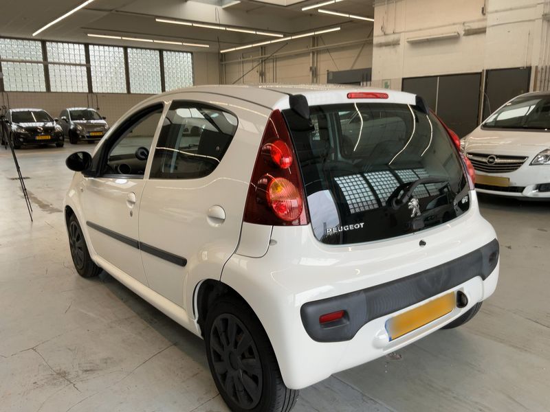 Peugeot 107 1.0 Active — zdjęcie 3