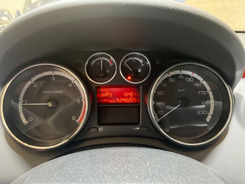 Peugeot 308 1.6 HDi Premium 2009 – снимка 4