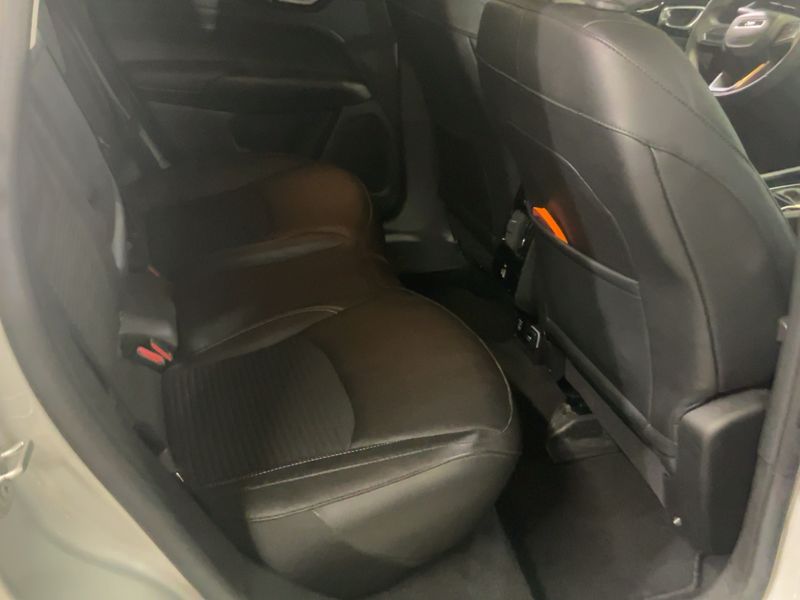 Jeep Compass 1.3 4xe Plug-in Hybrid Limited — zdjęcie 14