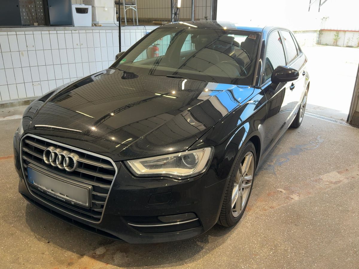 Audi A3 2016 — photo 1