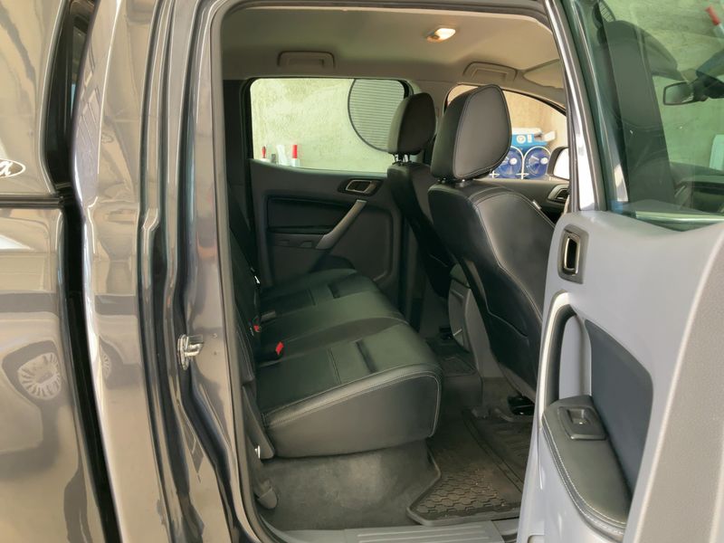 Ford Ranger 2.2 TDCi Doppelkabine Limited 4x4 — zdjęcie 14