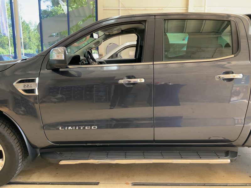 Ford Ranger 2.2 TDCi Doppelkabine Limited 4x4 — zdjęcie 4