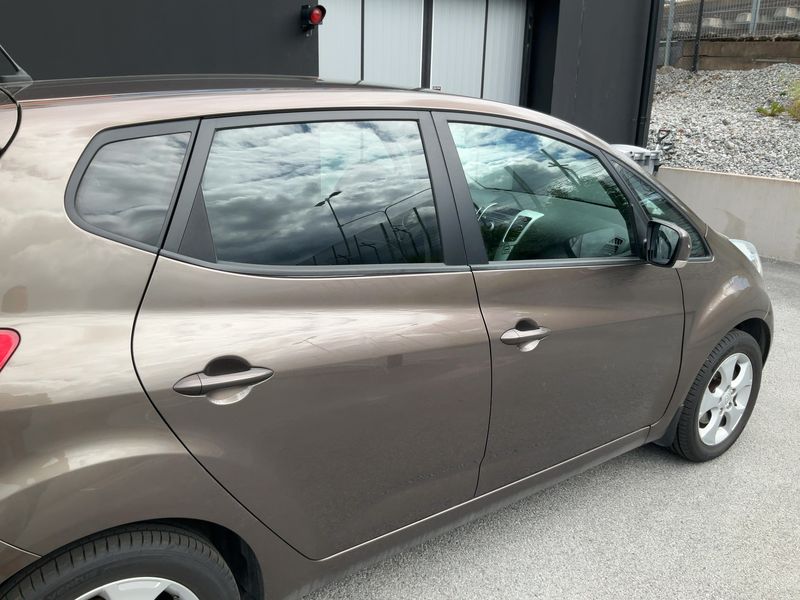 Kia Venga 1.4 Attract — zdjęcie 7