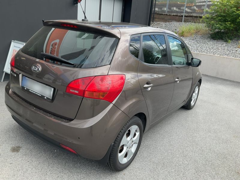 Kia Venga 1.4 Attract — zdjęcie 6
