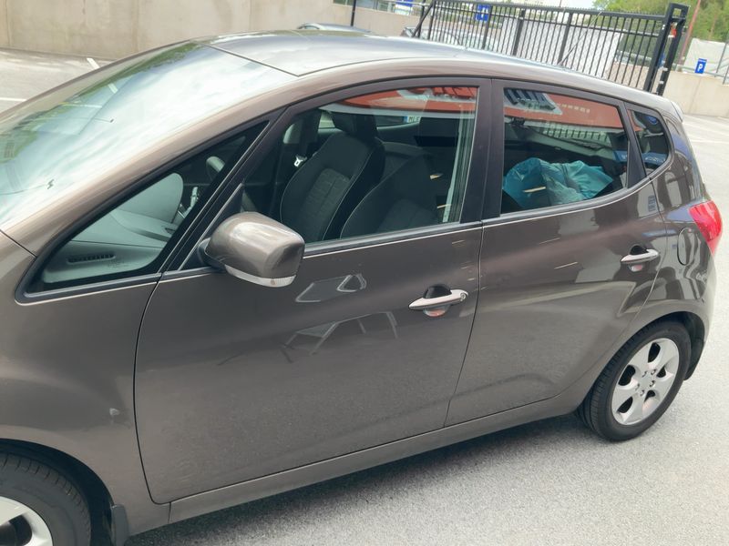 Kia Venga 1.4 Attract — zdjęcie 4