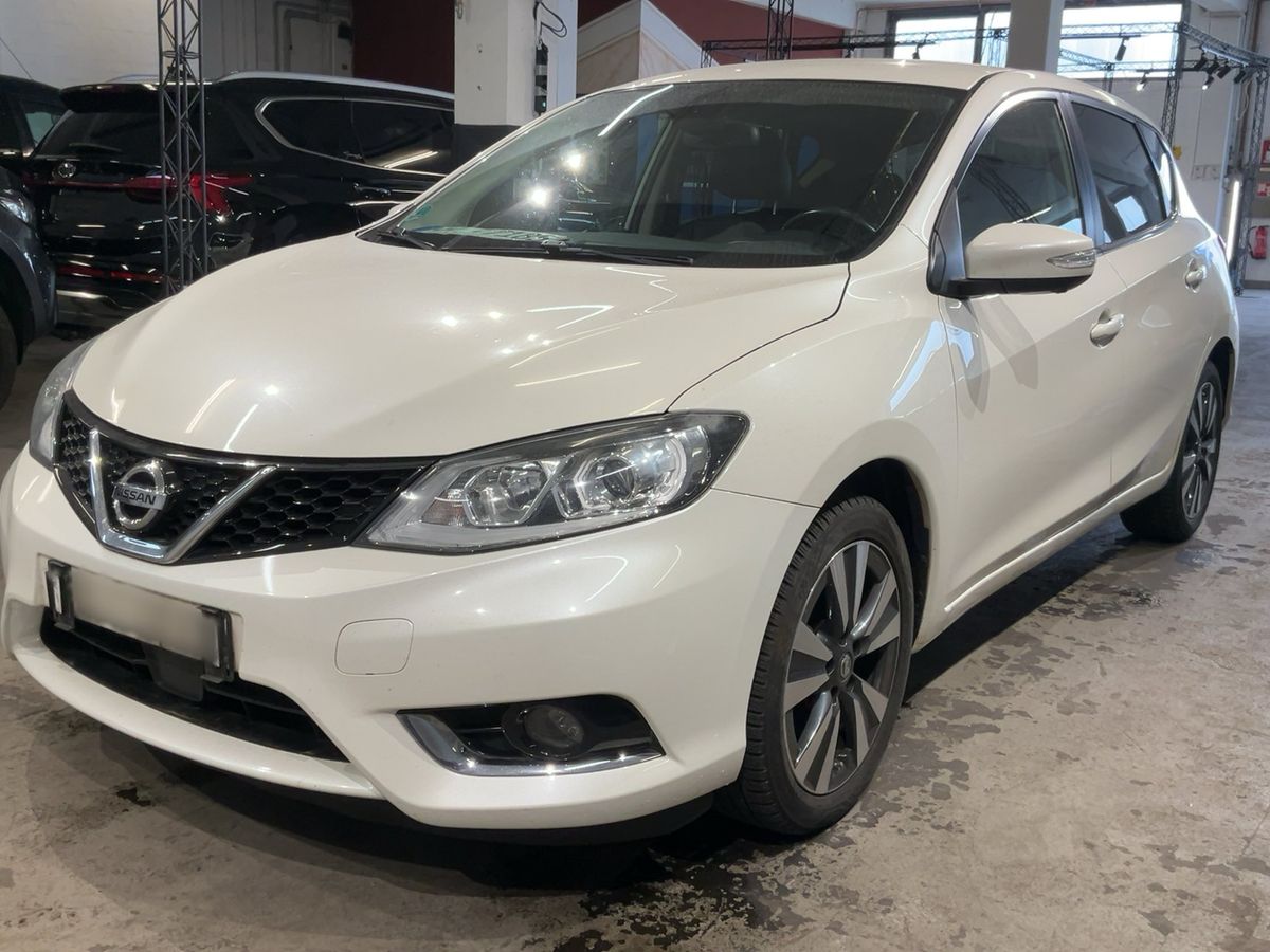 Nissan Pulsar 2015 — photo 1