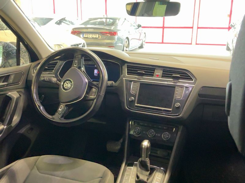 Volkswagen Tiguan 2.0 TDI Highline 4Motion BlueMotion Tech — zdjęcie 12