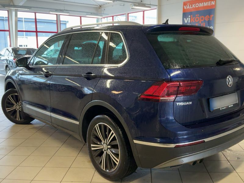 Volkswagen Tiguan 2.0 TDI Highline 4Motion BlueMotion Tech — zdjęcie 3