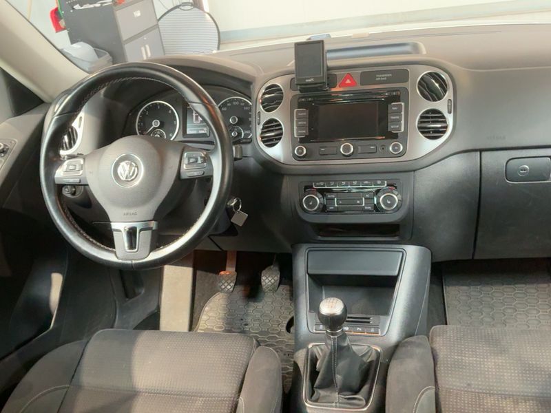 Volkswagen Tiguan 2.0 TDI Team BlueMotion Tech — zdjęcie 12