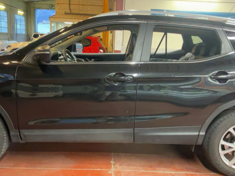 Nissan Qashqai 1.6 dCi Black Edition — zdjęcie 4
