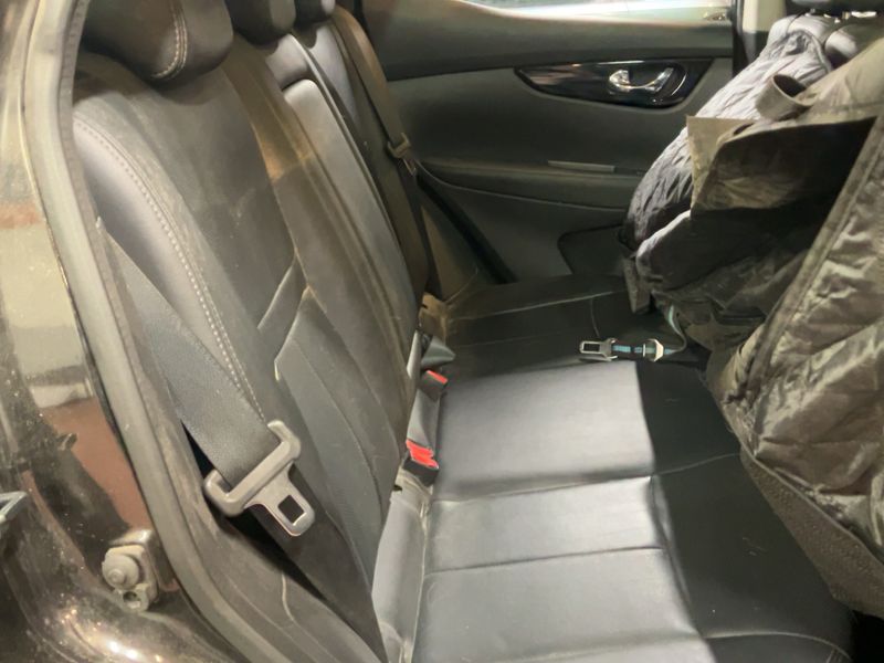 Nissan Qashqai 1.6 dCi Black Edition — zdjęcie 14