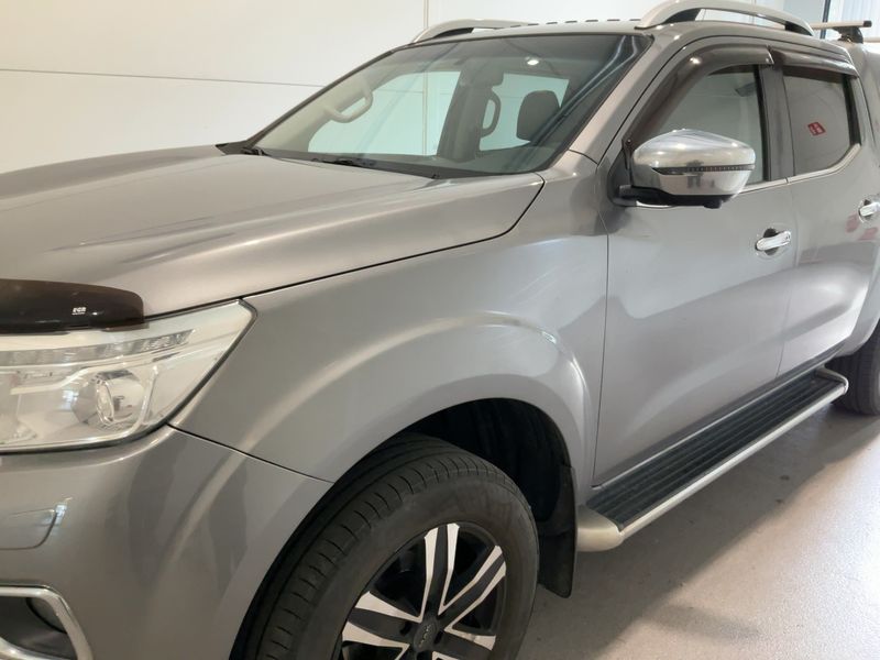 Nissan NP300 Pick-up 2.3 dCi Tekna Double Cab 4x4 — zdjęcie 2