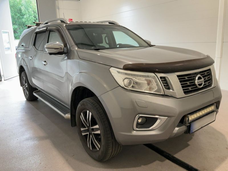 Nissan NP300 Pick-up 2.3 dCi Tekna Double Cab 4x4 — zdjęcie 8