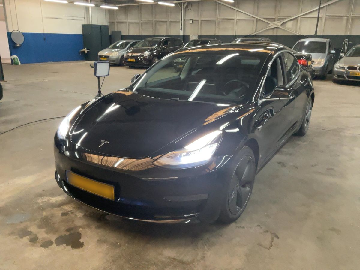 Tesla Model 2019