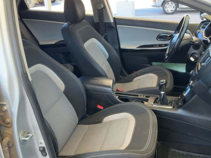 Kia cee'd 1.6 CRDi Spirit — zdjęcie 11