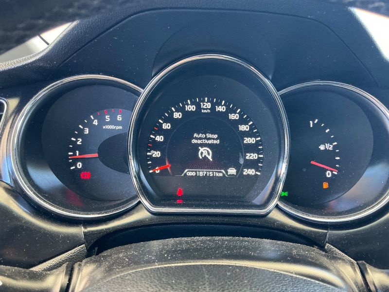 Kia cee'd 1.6 CRDi Spirit — zdjęcie 13