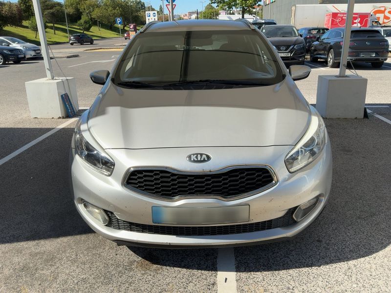 Kia cee'd 1.6 CRDi Spirit — zdjęcie 9
