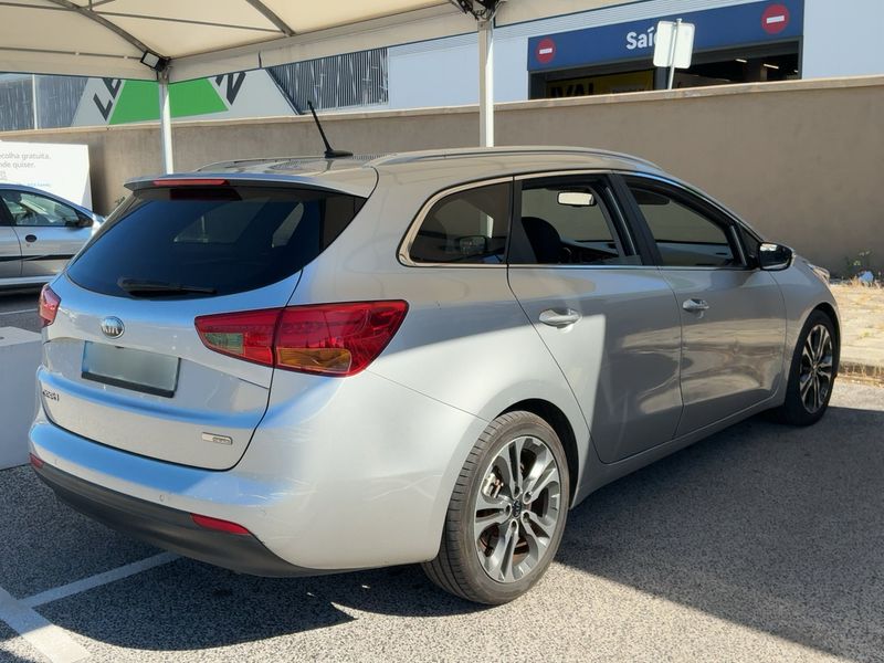 Kia cee'd 1.6 CRDi Spirit — zdjęcie 6