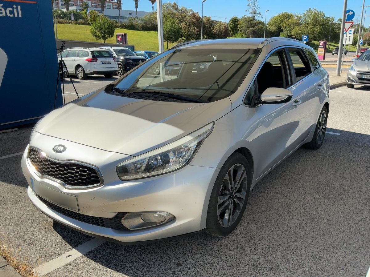Kia cee'd 2014 — photo 1