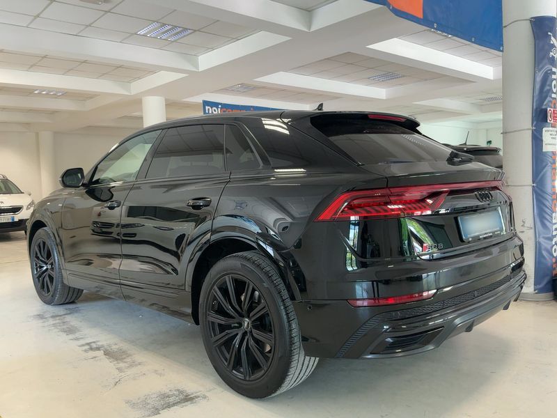 Audi Q8 55 TFSI Mild-Hybrid quattro sport — zdjęcie 3