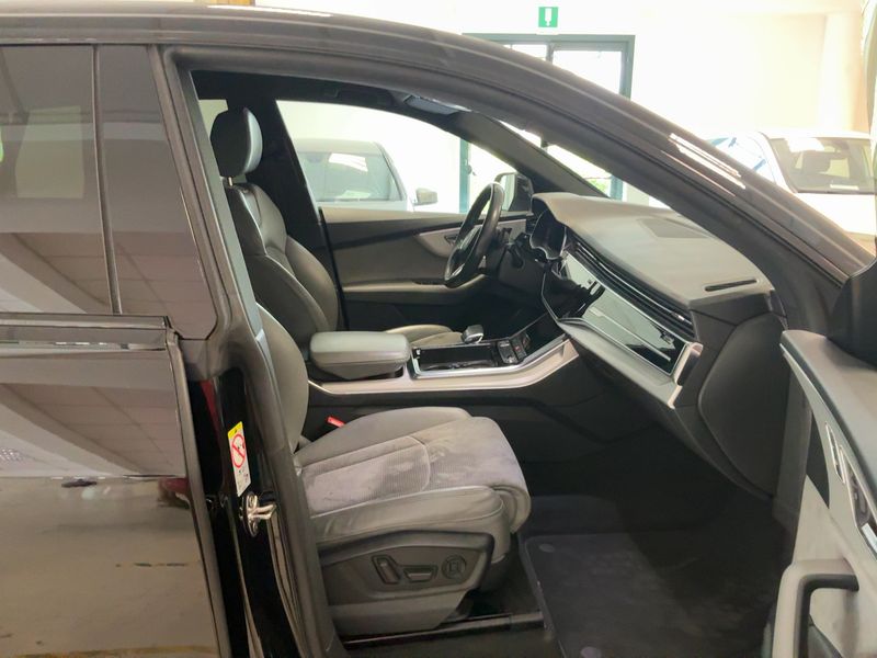 Audi Q8 55 TFSI Mild-Hybrid quattro sport — zdjęcie 11