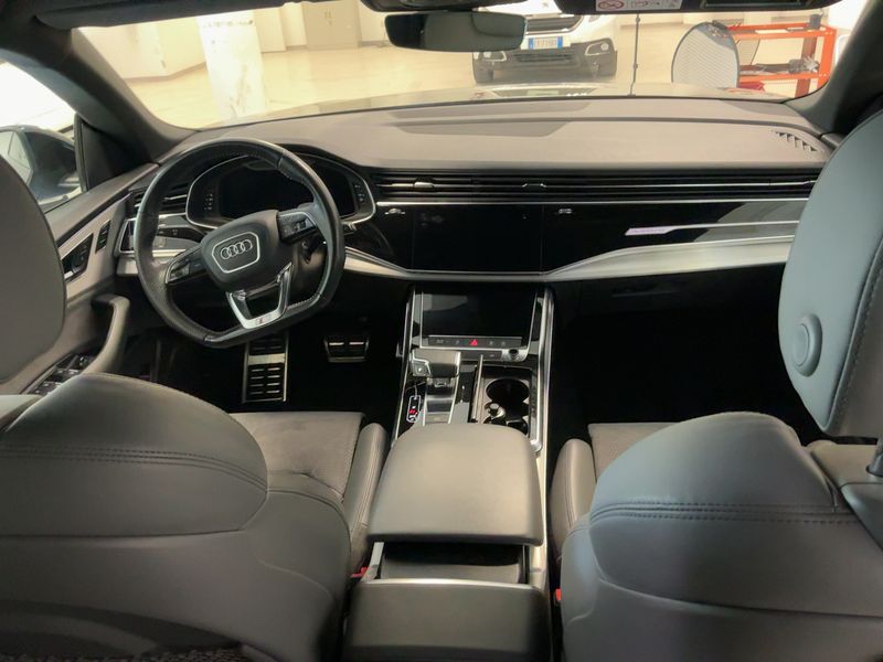 Audi Q8 55 TFSI Mild-Hybrid quattro sport — zdjęcie 12