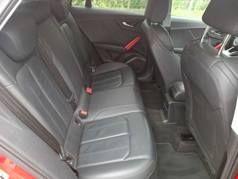 Audi Q2 2.0 TDI quattro Sport — zdjęcie 14