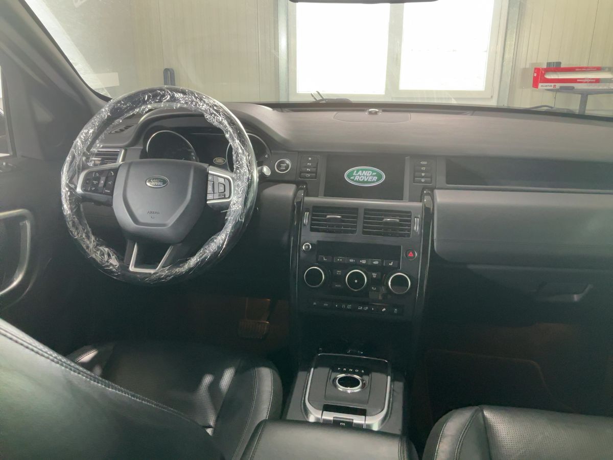Land Rover 2017 — photo 18