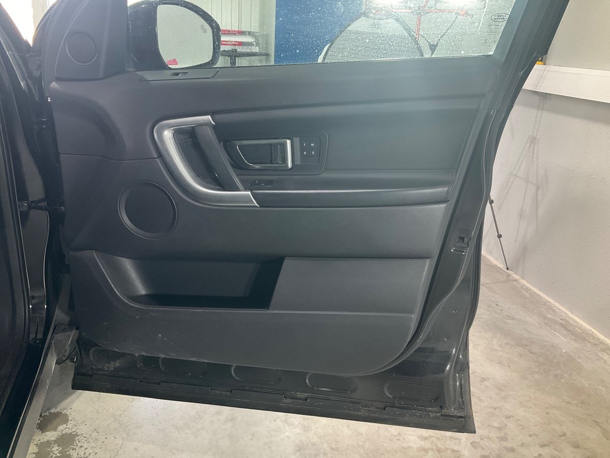 Land Rover 2017 — photo 44