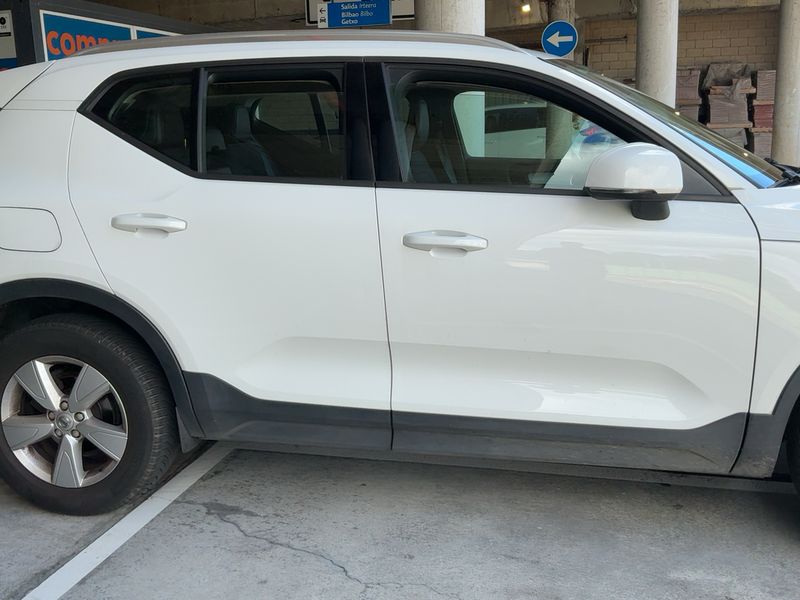 Volvo XC40 2.0 D3 Business Plus 2WD — zdjęcie 7
