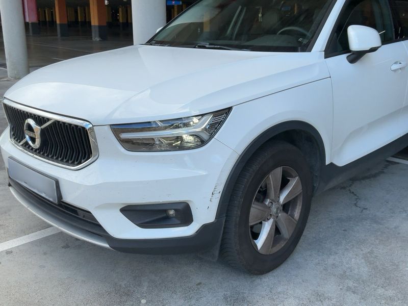 Volvo XC40 2.0 D3 Business Plus 2WD — zdjęcie 2