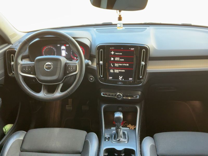 Volvo XC40 2.0 D3 Business Plus 2WD — zdjęcie 12