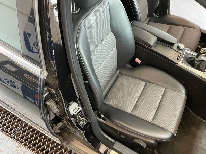 Mercedes-Benz C-Klasse C 220 CDI T BlueEfficiency Avantgarde 2009 – снимка 48