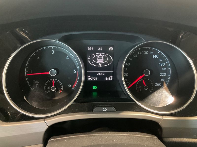 Volkswagen Touran 1.6 TDI Comfortline BlueMotion Tech 2016 – снимка 19