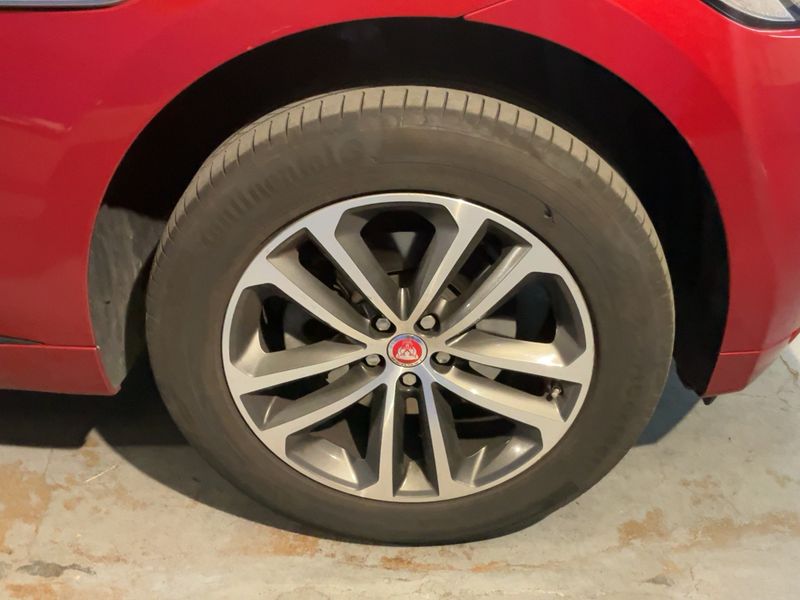 Jaguar F-Pace 25d R-Sport AWD 2018 – снимка 11