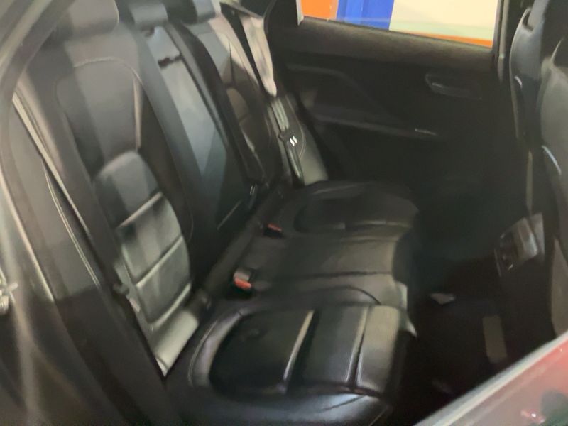 Jaguar F-Pace 25d R-Sport AWD — zdjęcie 14