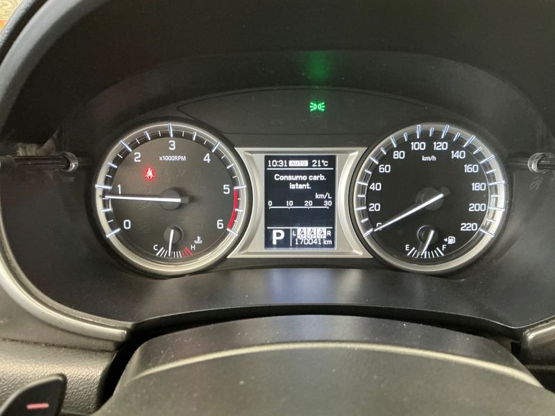 Suzuki Vitara 1.6 DDiS V-Top 4x4 — zdjęcie 13
