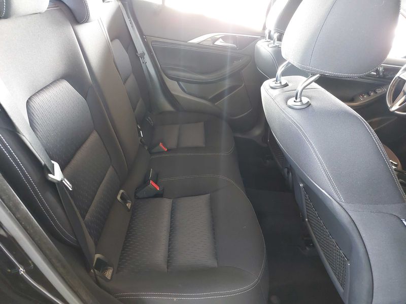 Infiniti Q30 1.6 Premium — zdjęcie 14