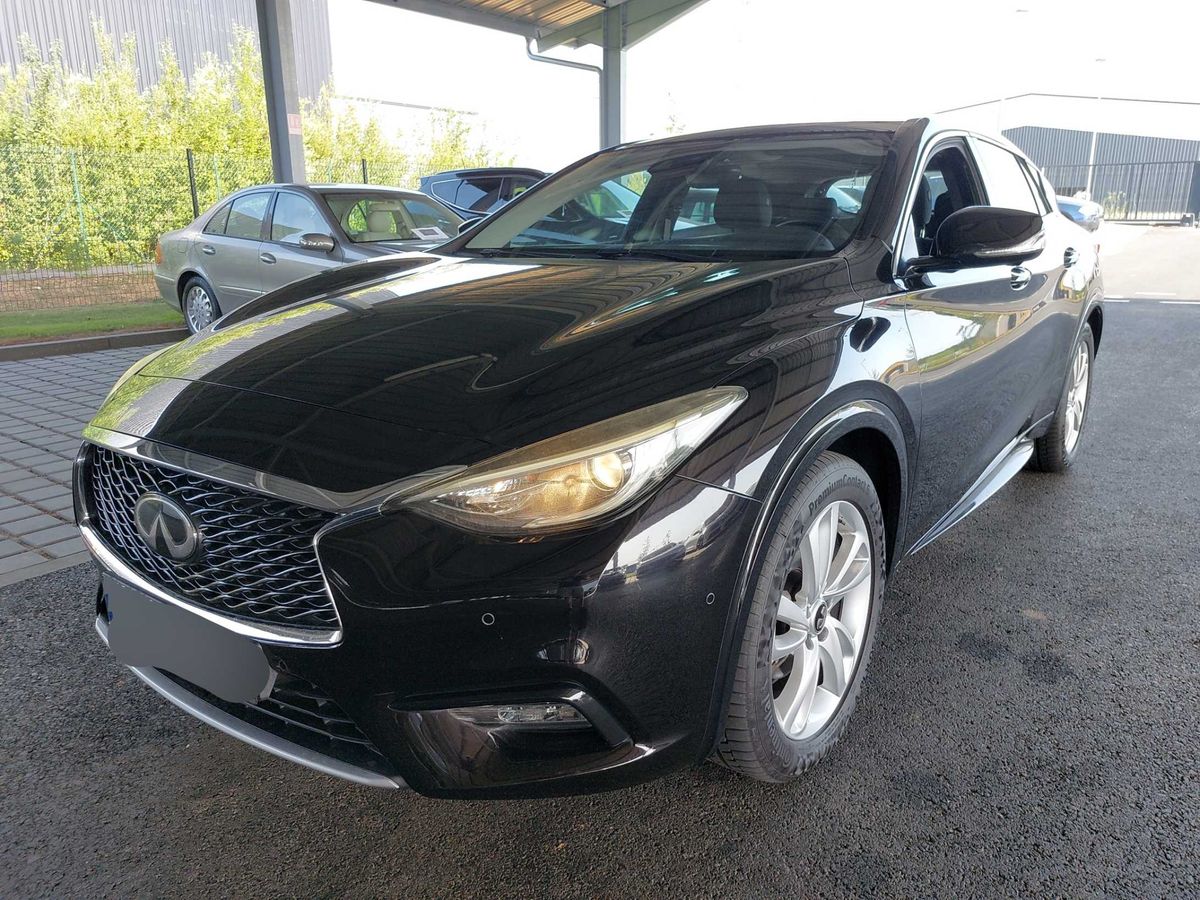 Infiniti Q30 2017