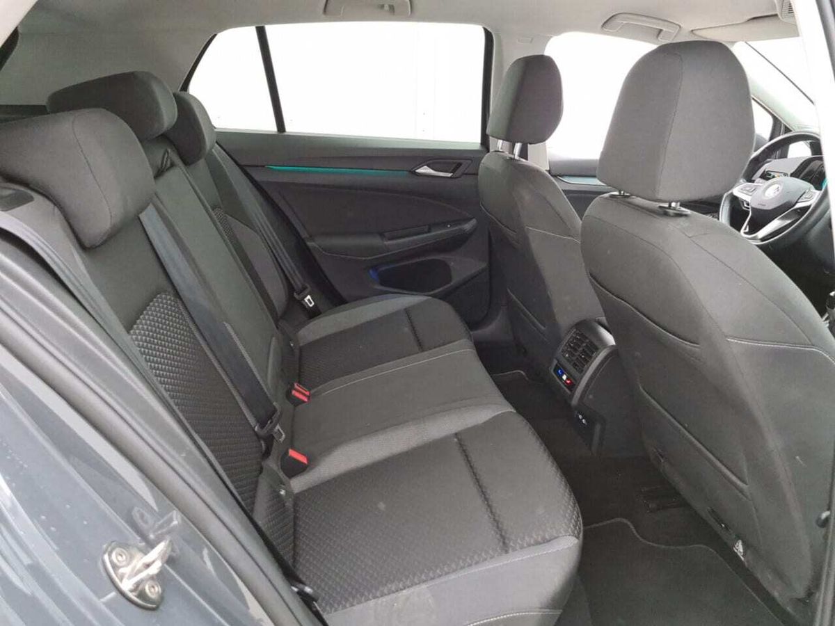 Volkswagen Golf VIII 1.0 TSI Active