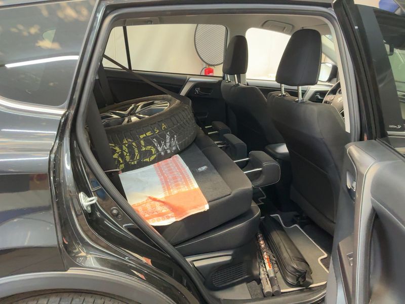 Toyota RAV 4 2.5 Hybrid Edition-S+ 2017 – снимка 20