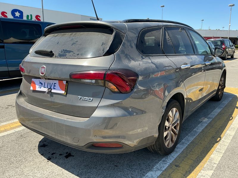 Fiat Tipo 1.6 JTDM Lounge — zdjęcie 2